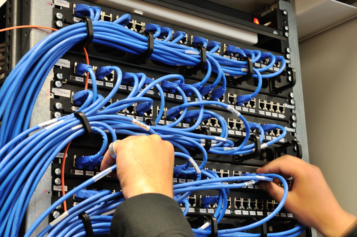 Infraestructura de red, cableado y servidores